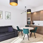 Kasprzaka 31 With Garage By Perfect 943