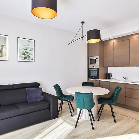 Kasprzaka 31 With Garage By Perfect 943