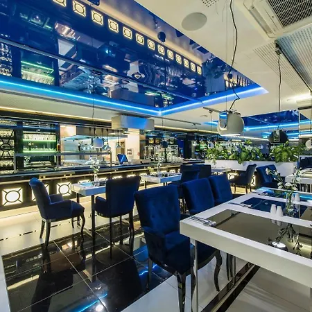 Kasprzaka 31 With Garage By Perfect 943 شقة *