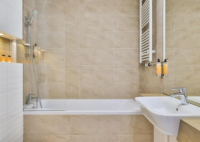 Kasprzaka 31 With Garage By Perfect 943